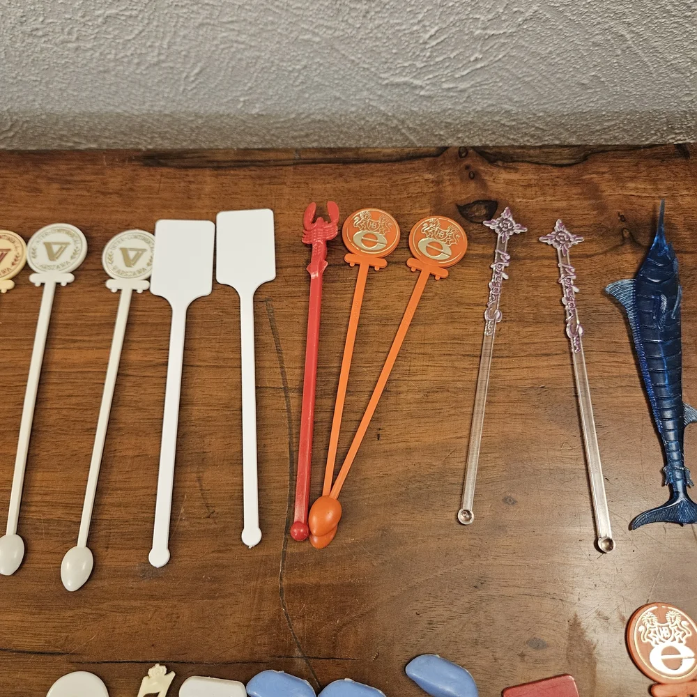Lot of‎ 29 Vintage Plastic Swizzle Sticks Drink Stirrers Cocktail Advertising
